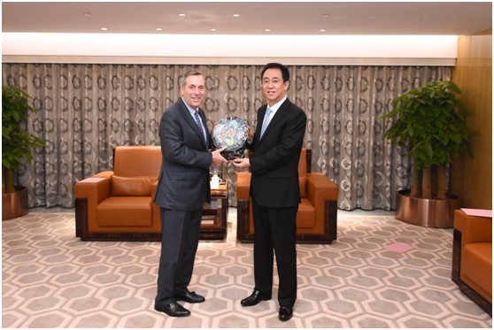 哈佛校长一行访问恒大香港总部 开启新能源汽