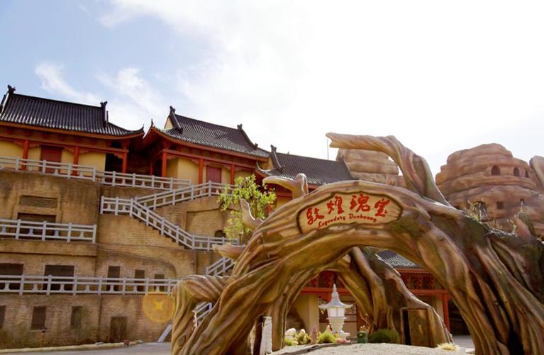 在嘉峪关方特丝路神画,有运用程控魔砖再现民间四大爱情传说之一的