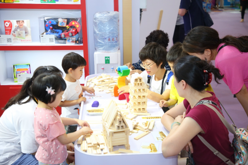 亲子互动玩具测评 ToyReport报告亮相2019北京玩博会