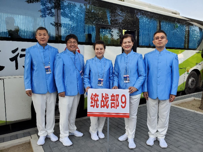祖国，我们为你骄傲！我们为你自豪！——北大医学部归侨侨眷参加新中国成立70周年群众游行有感