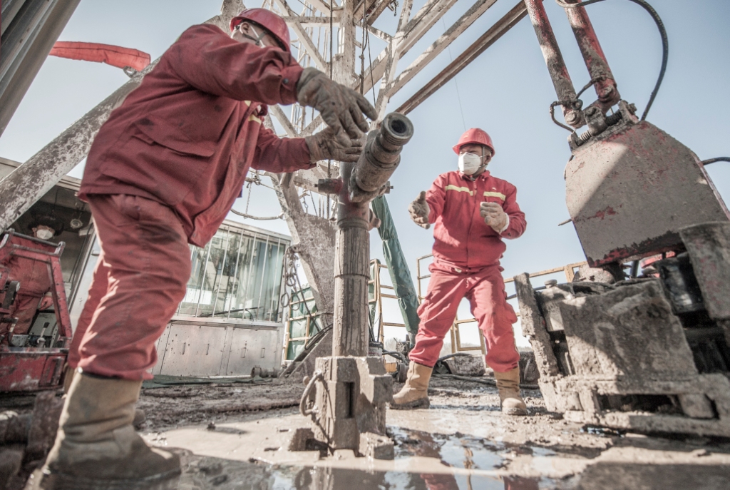 大庆油田文化集团《“疫”场硬仗，油田担当》