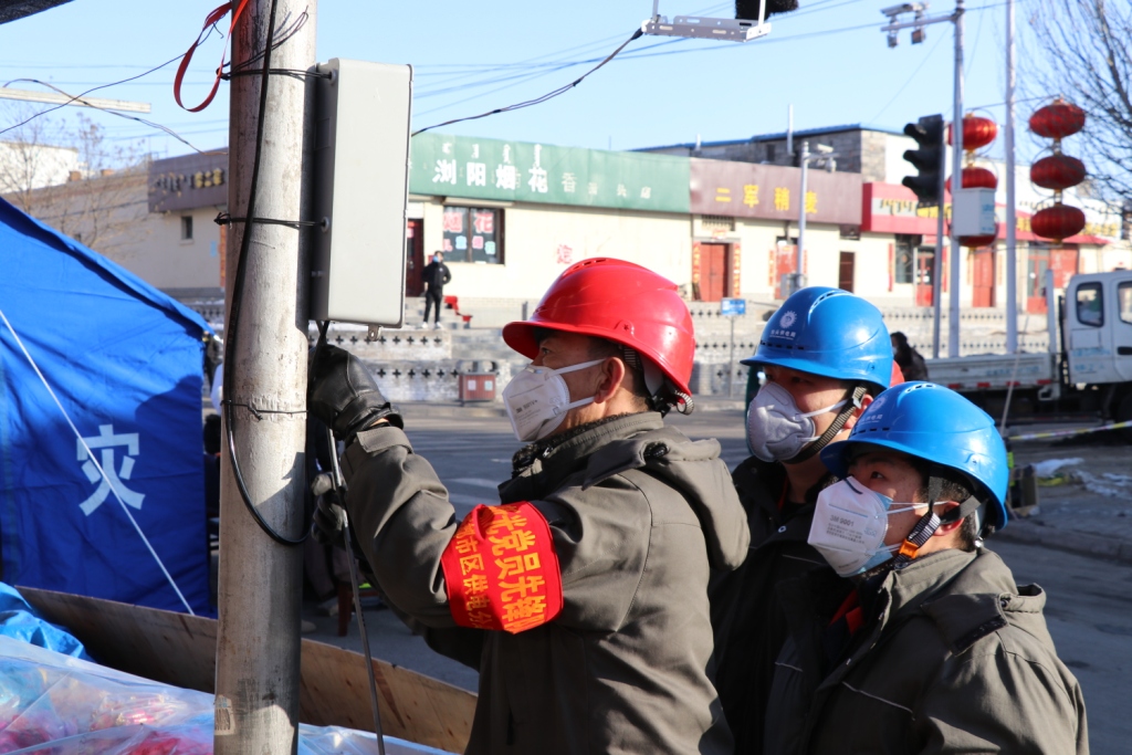 内蒙古电力（集团）有限责任公司包头供电局《抓防控稳生产 党员“疫”无反顾》